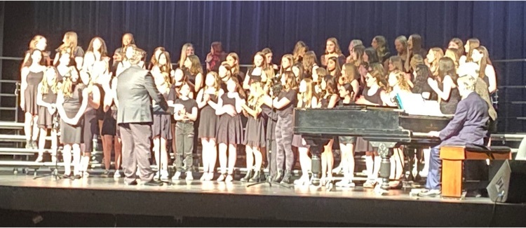 MS Choir performance on the Hs stage  